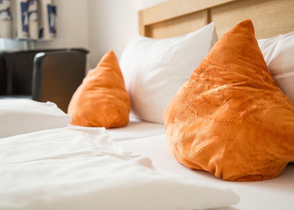 Hotel Tum Stueuermann Busum Bagian luar foto