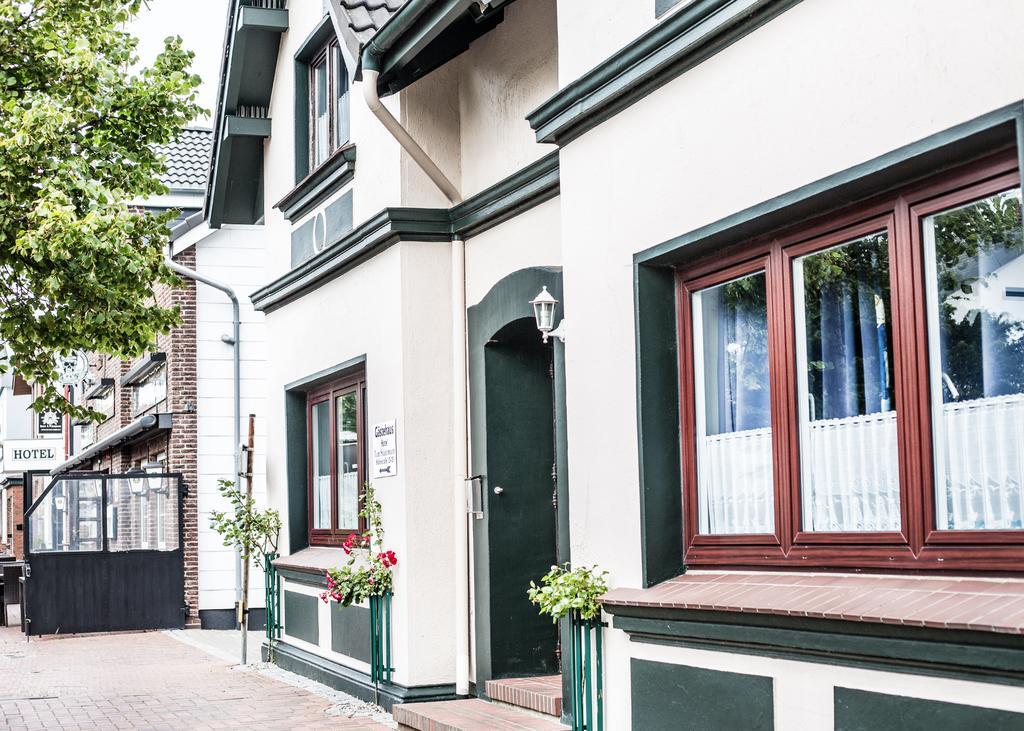 Hotel Tum Stueuermann Busum Bagian luar foto
