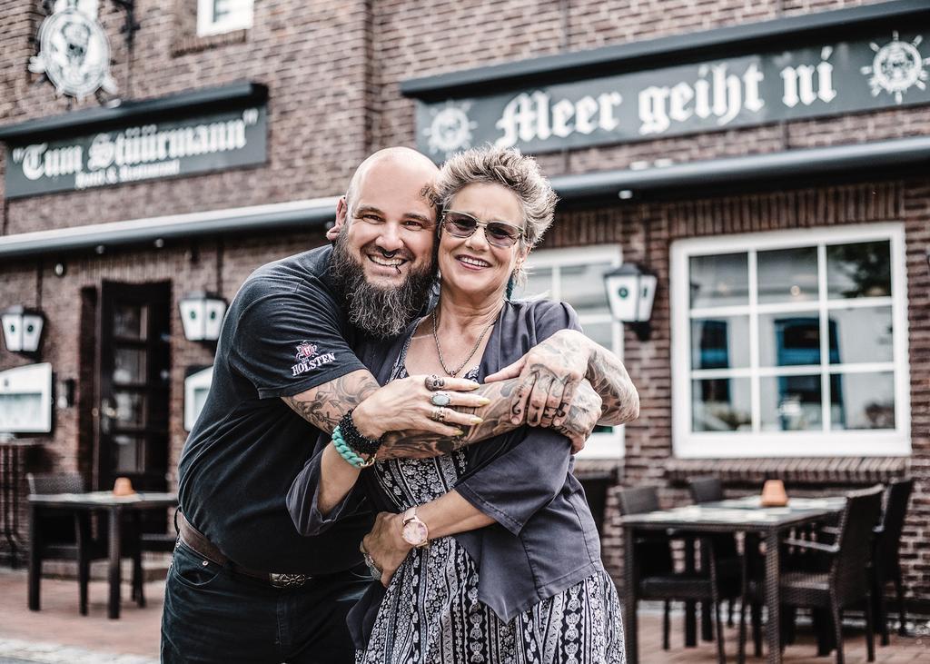 Hotel Tum Stueuermann Busum Bagian luar foto