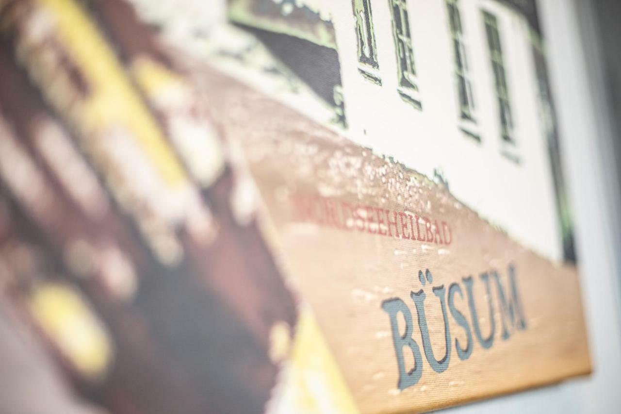 Hotel Tum Stueuermann Busum Bagian luar foto